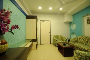 Hotel Surabhi Regency的休息区
