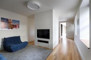 Μια τηλεόραση ή/και κέντρο ψυχαγωγίας στο Blue Magnolia