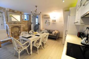Kuchyňa alebo kuchynka v ubytovaní House Vilović Korčula