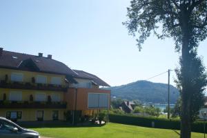 Galeriebild der Unterkunft Pension Seerose in Drobollach am Faakersee