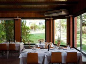 Restauracja lub miejsce do jedzenia w obiekcie Apartamentos TH La Florida