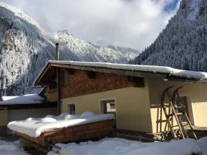 Nespecifikovaný výhled na hory nebo výhled na hory při pohledu z apartmánu