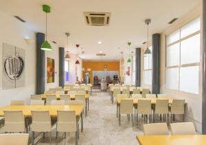 Posezení v ubytování Albergue Inturjoven Córdoba + 31 fotografií