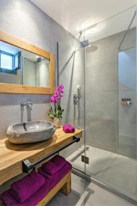 Koupelna v ubytování Portes Suites & Villas Mykonos