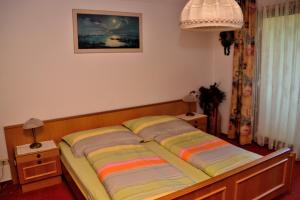 Ein Bett oder Betten in einem Zimmer der Unterkunft Haus Jost Ingrid