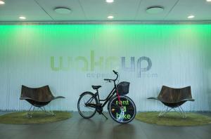 Berbasikal di atau sekitar Wakeup Copenhagen - Carsten Niebuhrs Gade