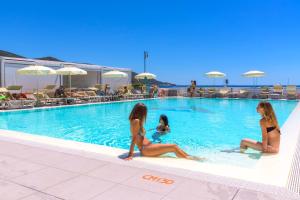 Der Swimmingpool an oder in der Nähe von Hotel Montecristo