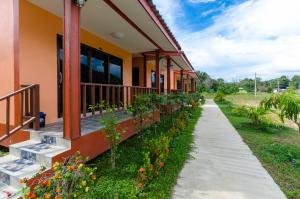 Zahrada ubytování Toongyoong Longbeach Resort SHA Plus