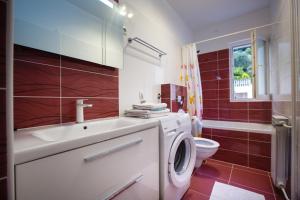 Gallery image of Apartments Slavko in Supetarska Draga