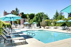 Bazén v ubytování Forest Villas Hotel nebo v jeho okolí