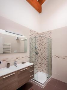 A bathroom at Residenza Finestra sul Parco