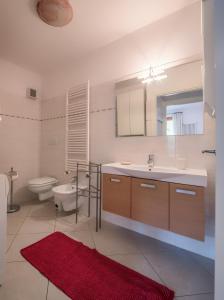 A bathroom at Residenza Finestra sul Parco
