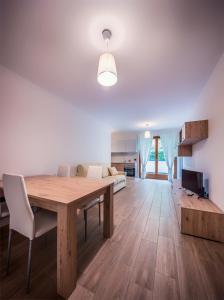 A kitchen or kitchenette at Residenza Finestra sul Parco