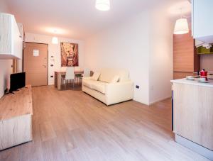 A kitchen or kitchenette at Residenza Finestra sul Parco