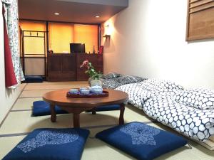 Posezení v ubytování Tsukiji Hostel Wakayama 1