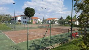 Tenis a/nebo squash v ubytování Italsol Residence Riai nebo okolí