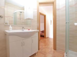 Kúpeľňa v ubytovaní Apartments Mala Vala 1332