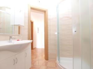 Kúpeľňa v ubytovaní Apartments Mala Vala 1332