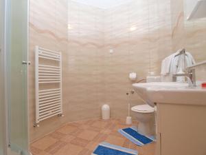 Kúpeľňa v ubytovaní Apartments Mala Vala 1332