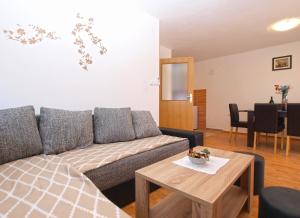 Posedenie v ubytovaní Apartments Mala Vala 1332