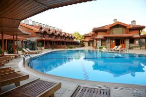 Bazén v ubytování Bc Spa Hotel nebo v jeho okolí