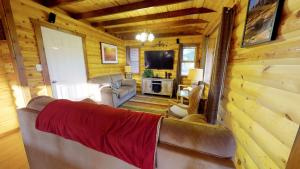 TV i/ili multimedijalni sistem u objektu Long View Cabin, Breakfast Deck overlooking the Canyon!