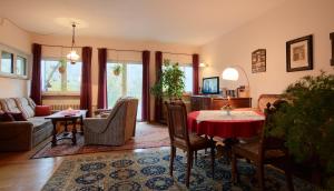 TV a/nebo společenská místnost v ubytování 2type4 - Apartments