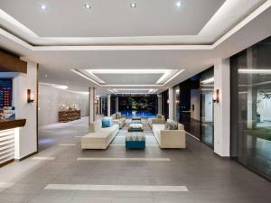 Predel za sedenje v nastanitvi Amagi Aria Airport Transit Hotel