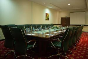 Der Geschäftsbereich oder Konferenzraum in der Unterkunft The Panari Hotel - Near Jomo Kenyatta International Airport