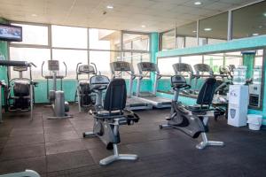 Das Fitnesscenter und/oder die Fitnesseinrichtungen in der Unterkunft The Panari Hotel - Near Jomo Kenyatta International Airport