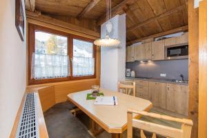 A kitchen or kitchenette at Vizensn Living
