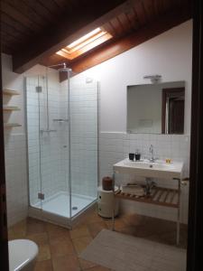 Phòng tắm tại Vista Alpi Apuane