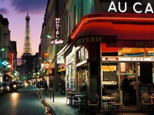 パリにあるCosy Apartment near Eiffel Tourのギャラリーの写真