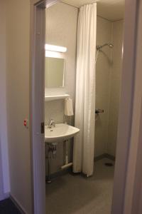 Phòng tắm tại Vildbjerg Sports Hotel & Kulturcenter