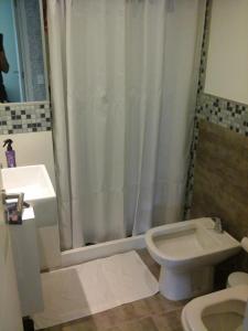 Ein Badezimmer in der Unterkunft Apartamento en Punta del Este