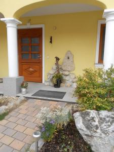 Vonkajšia záhrada v ubytovaní Weingut - Gästezimmer zum Schwalbennest