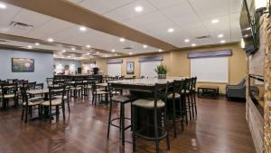 Imagen de la galería de Best Western Plus Lacombe Inn and Suites, en Lacombe