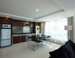 مطبخ أو مطبخ صغير في Silom Lofts