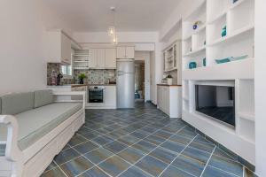 Dapur atau dapur kecil di Michalakis Seaside Suites