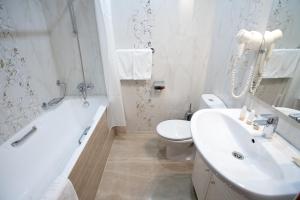 Koupelna v ubytování Park Hotel Berezka