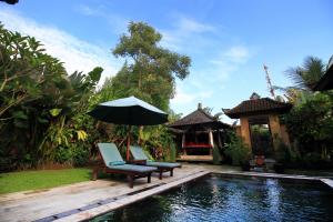 Private Villa Wayan tesisinde veya buraya yakın yüzme havuzu