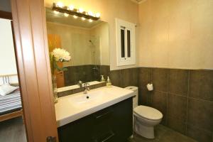 Kúpeľňa v ubytovaní ApartEasy - Plaza España Deluxe + 5 fotografií