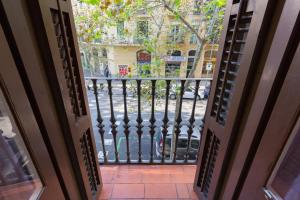 Un balcón o terraza de ApartEasy - Sant Antoni Market