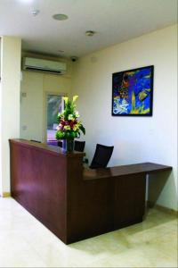 Rawda Hotel tesisinde lobi veya resepsiyon alanı