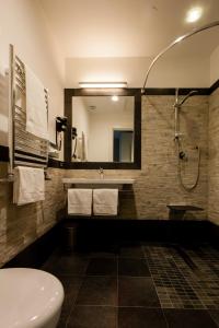 Kylpyhuone majoituspaikassa Residenza Talenti Superior Rooms