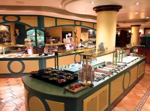 Makanan di atau berdekatan hotel