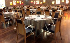 Restaurant ou autre lieu de restauration dans l'établissement Novotel Andorra