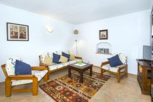 Posedenie v ubytovaní Owl Booking Villa Bennasar - Rustic Stay