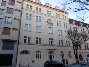 Budova, kde se aparthotel nachází