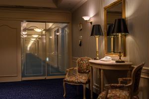 Uma área de estar em Dai-ichi Hotel Tokyo